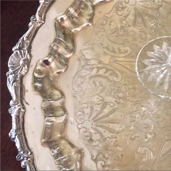 1900-1940’s Estate Large Silver Plate Shell Design Footed Tray - Picture 6 of 10